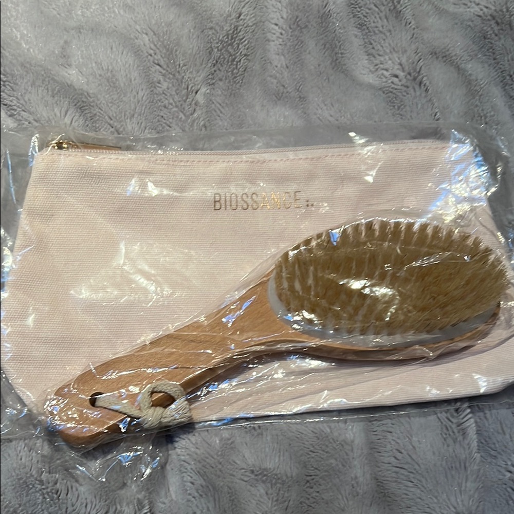 Biossance Brush and Pouch Set